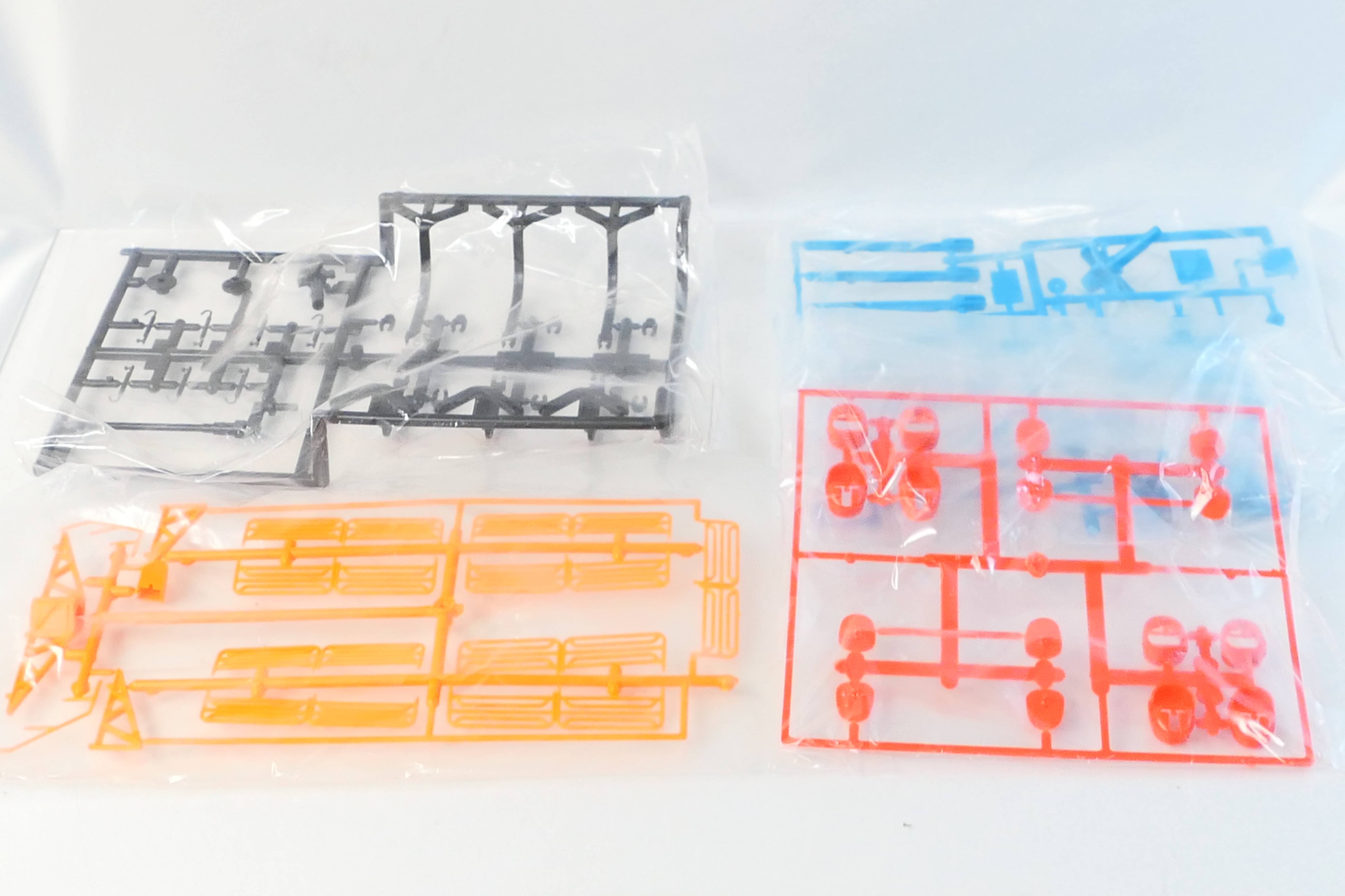 IHC 5125 HO Scale Structure Spider and Platform Kit - Image 2